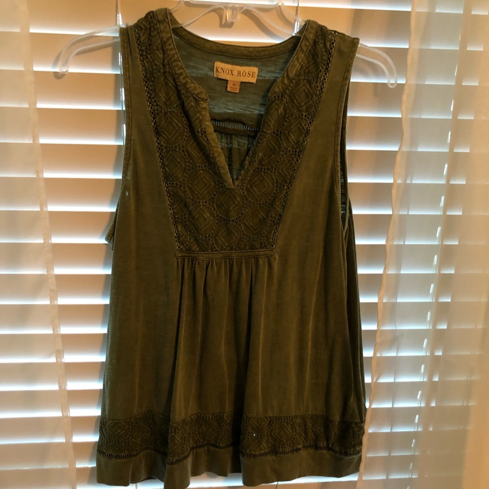 V-neck tank top